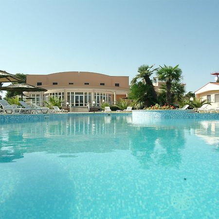 Hotel Minerva Brindisi Bagian luar foto
