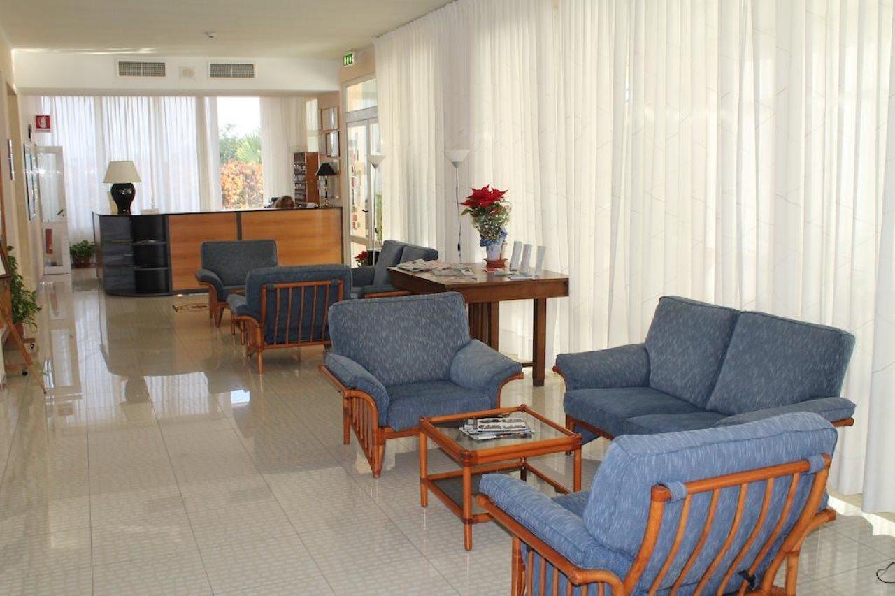 Hotel Minerva Brindisi Bagian luar foto