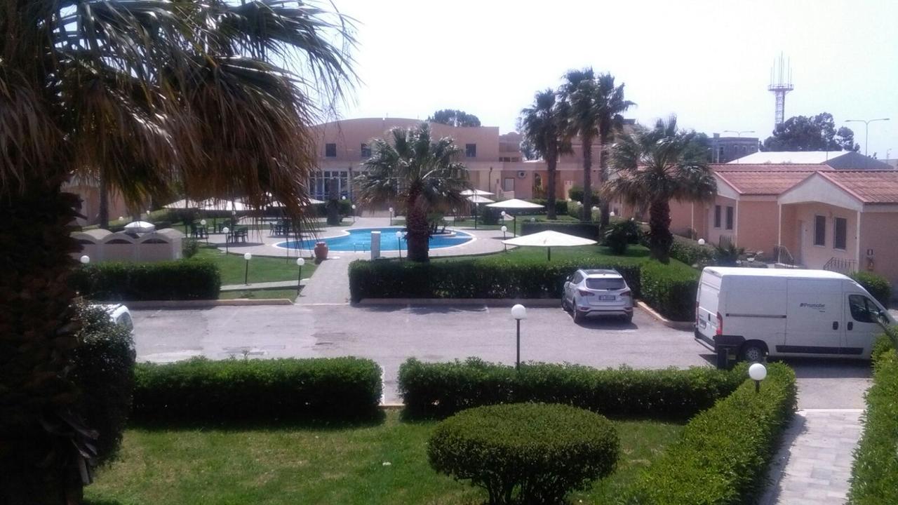 Hotel Minerva Brindisi Bagian luar foto