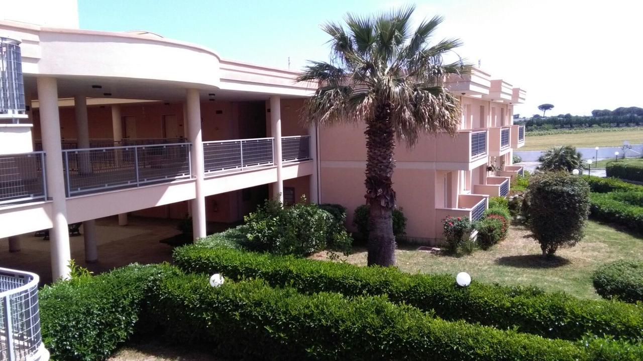 Hotel Minerva Brindisi Bagian luar foto