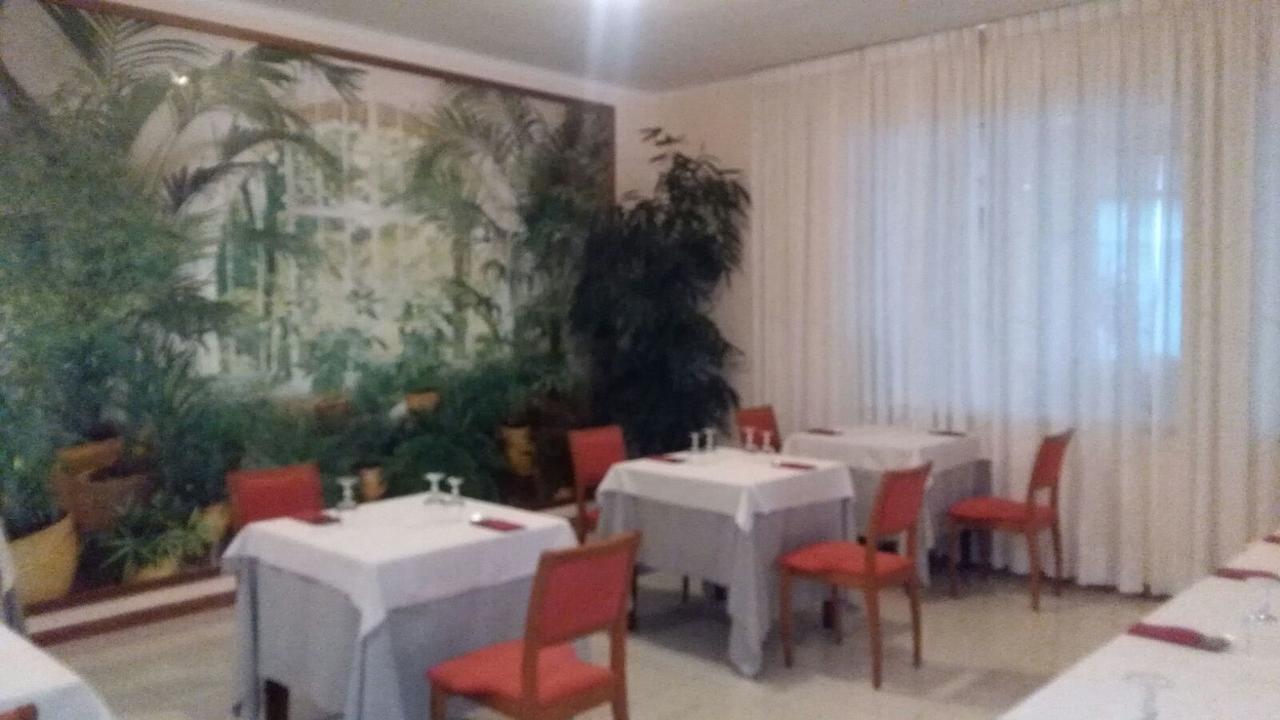 Hotel Minerva Brindisi Bagian luar foto