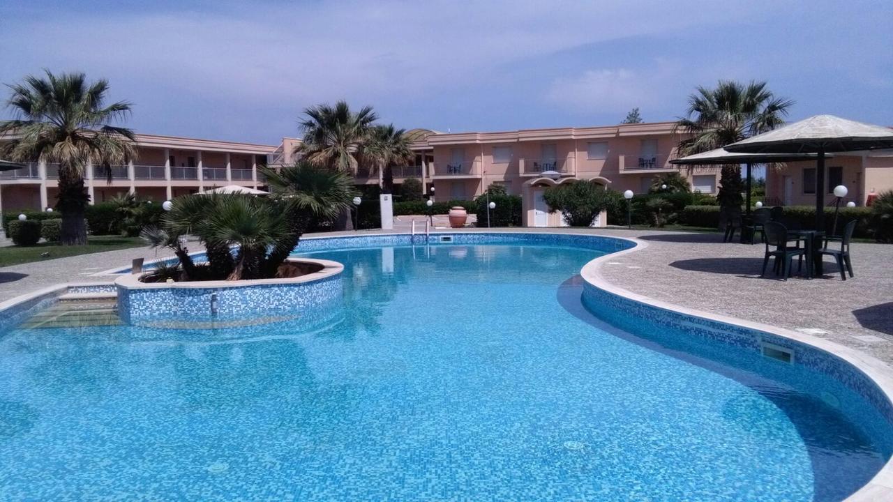 Hotel Minerva Brindisi Bagian luar foto