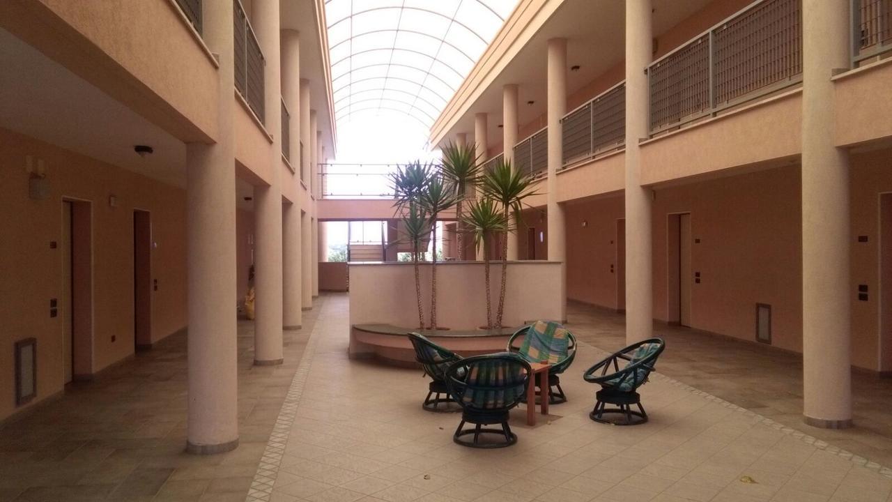 Hotel Minerva Brindisi Bagian luar foto
