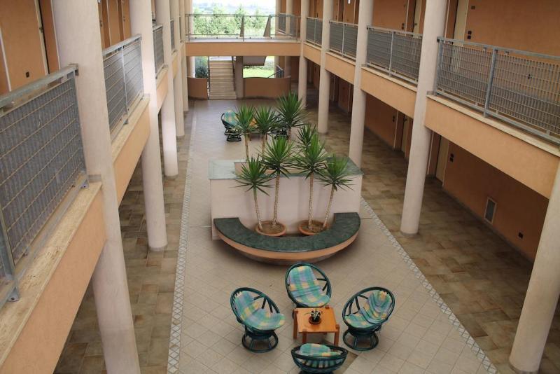 Hotel Minerva Brindisi Bagian luar foto