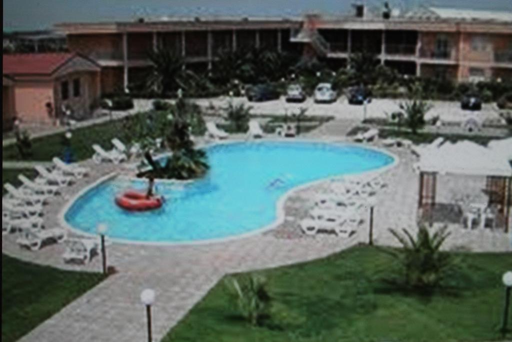 Hotel Minerva Brindisi Bagian luar foto