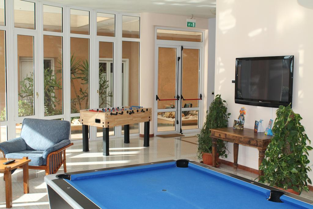 Hotel Minerva Brindisi Bagian luar foto