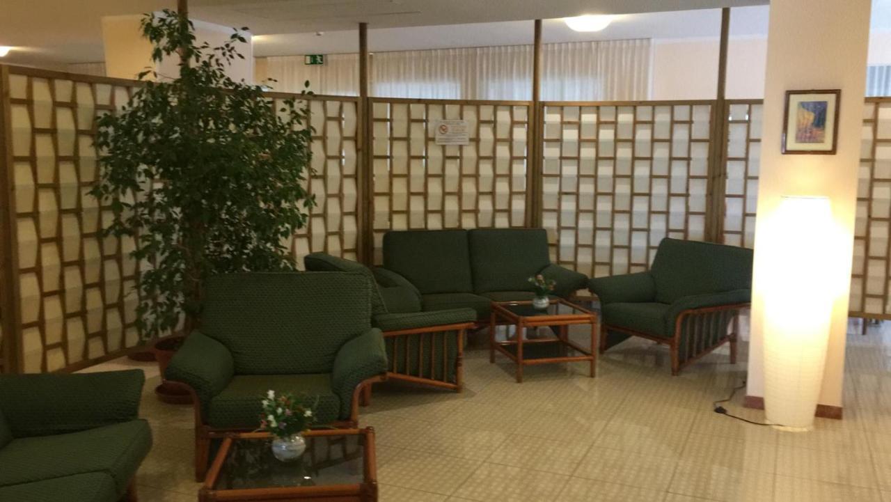 Hotel Minerva Brindisi Bagian luar foto