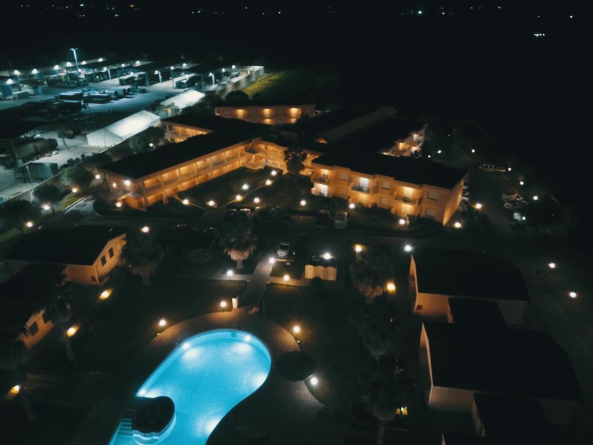 Hotel Minerva Brindisi Bagian luar foto
